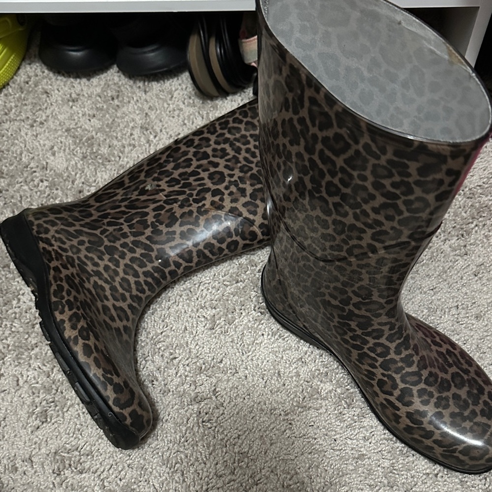 Used rain boots